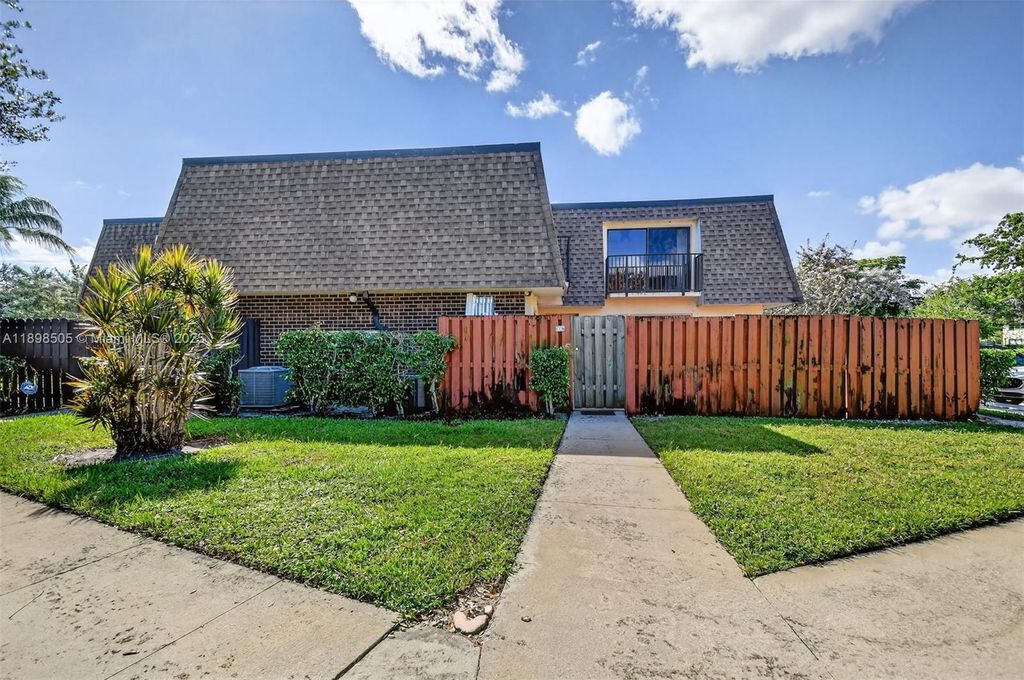 Photo of 2913 SW 22nd Cir #36C, Delray Beach, FL 33445 (MLS # A11898505)