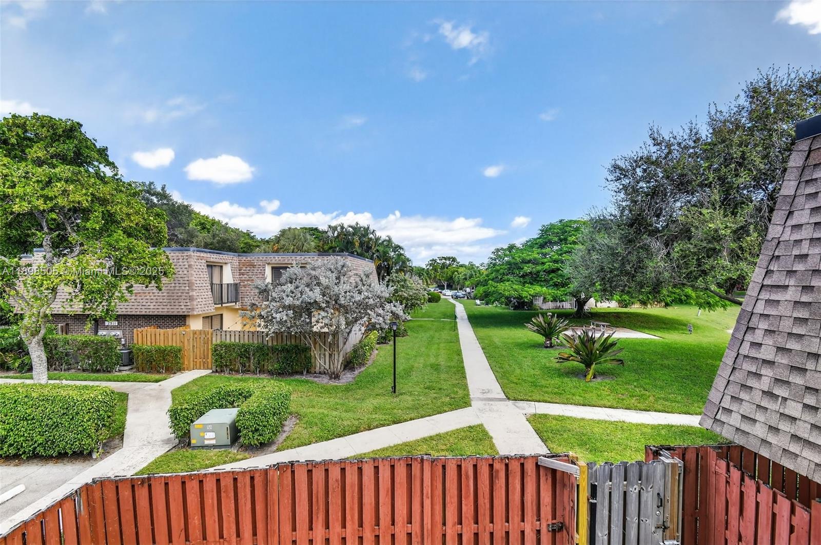 DELRAY OAKS WEST CONDO - Residential Lease
