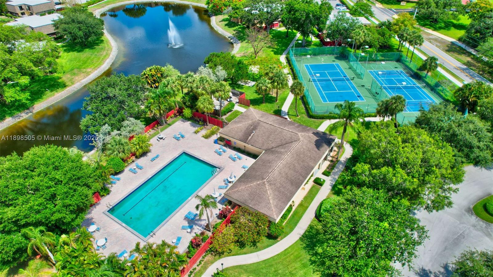 DELRAY OAKS WEST CONDO - Residential Lease