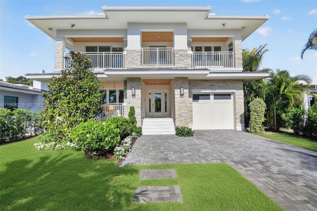 Photo of 1017 S Palmway, Lake Worth, FL 33460 (MLS # A11998329)