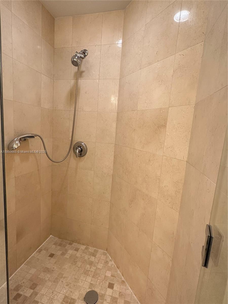 1060 BRICKELL CONDO - Residential Lease