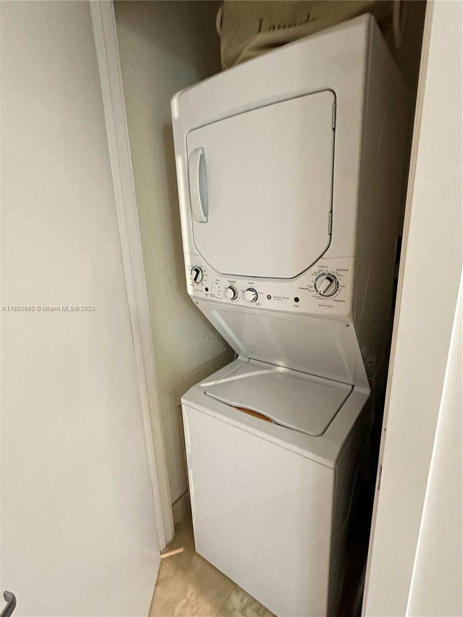 1060 BRICKELL CONDO - Residential Lease