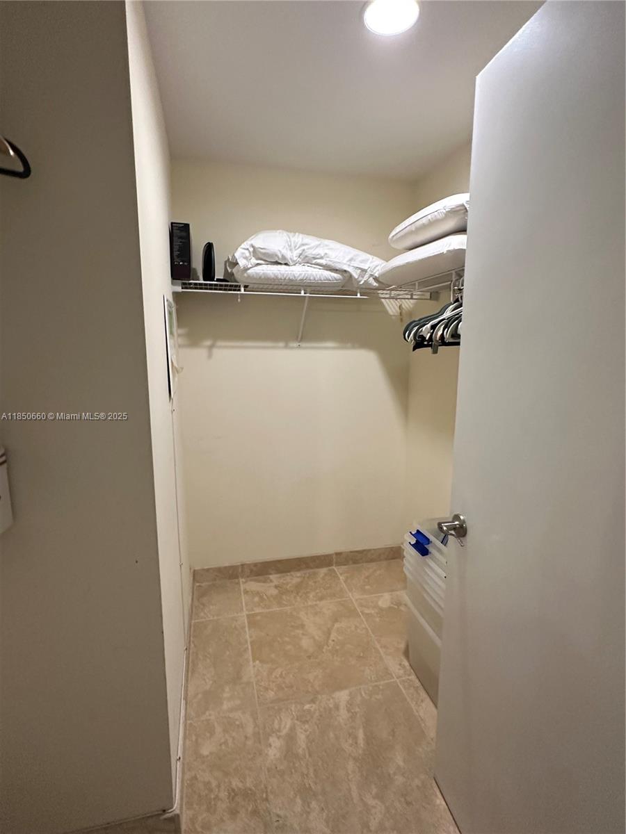 1060 BRICKELL CONDO - Residential Lease