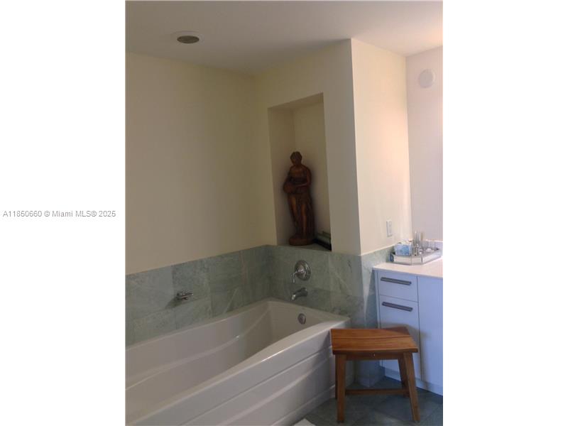 1060 E BRICKELL AV 3001