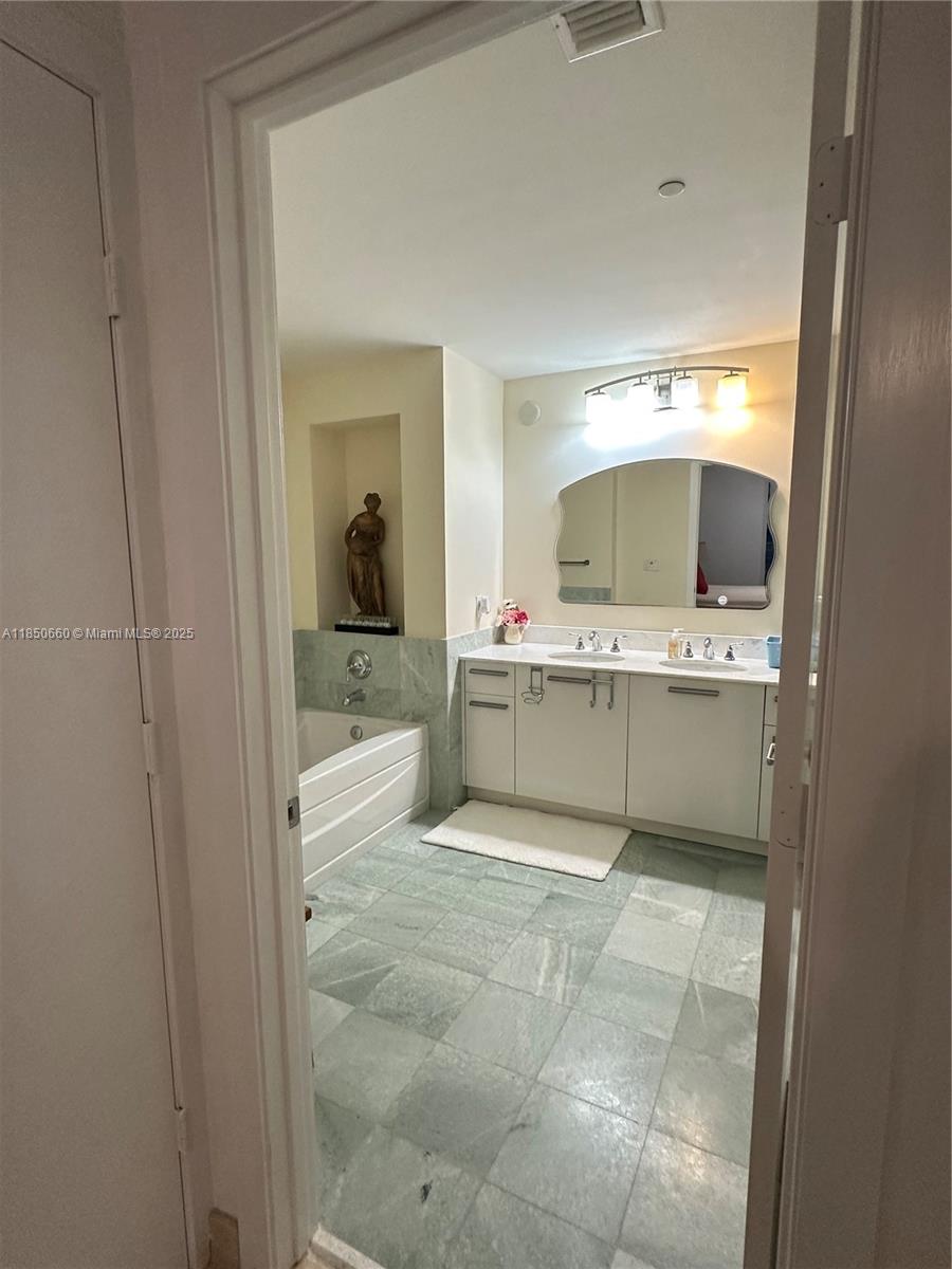 1060 BRICKELL CONDO - Residential Lease