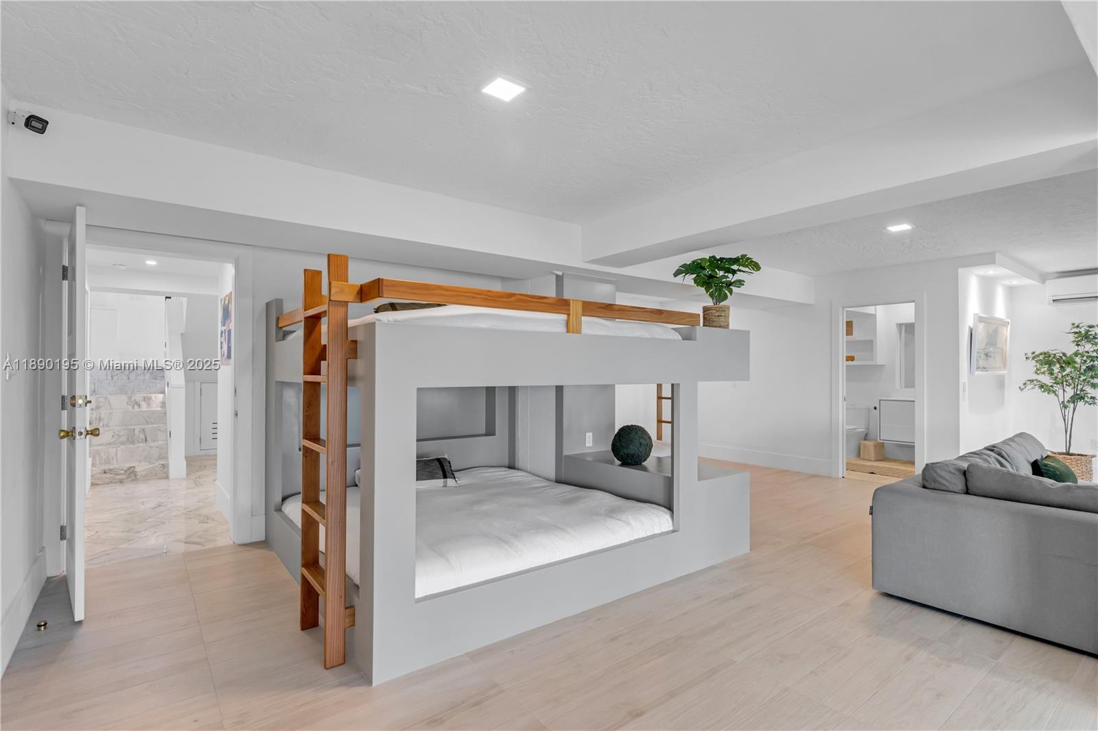 LOWER MATECUMBE BEACH - Residential