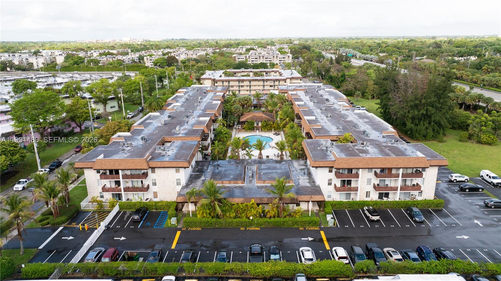 DADELAND CAPRI CONDO - Residential