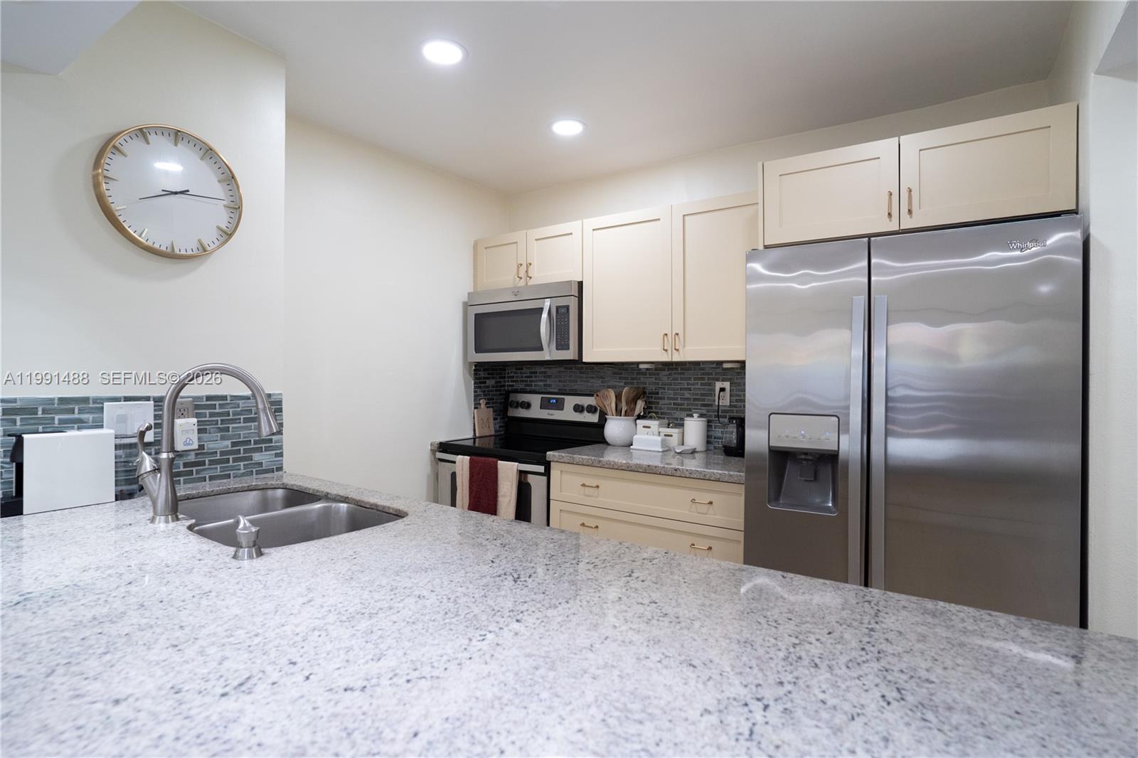 DADELAND CAPRI CONDO - Residential