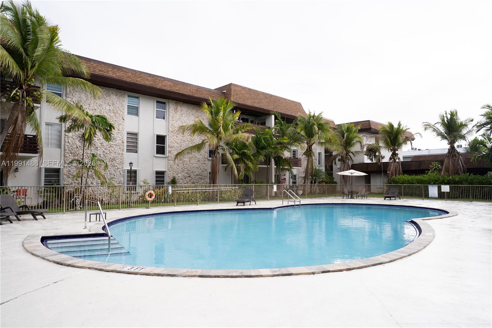 DADELAND CAPRI CONDO - Residential
