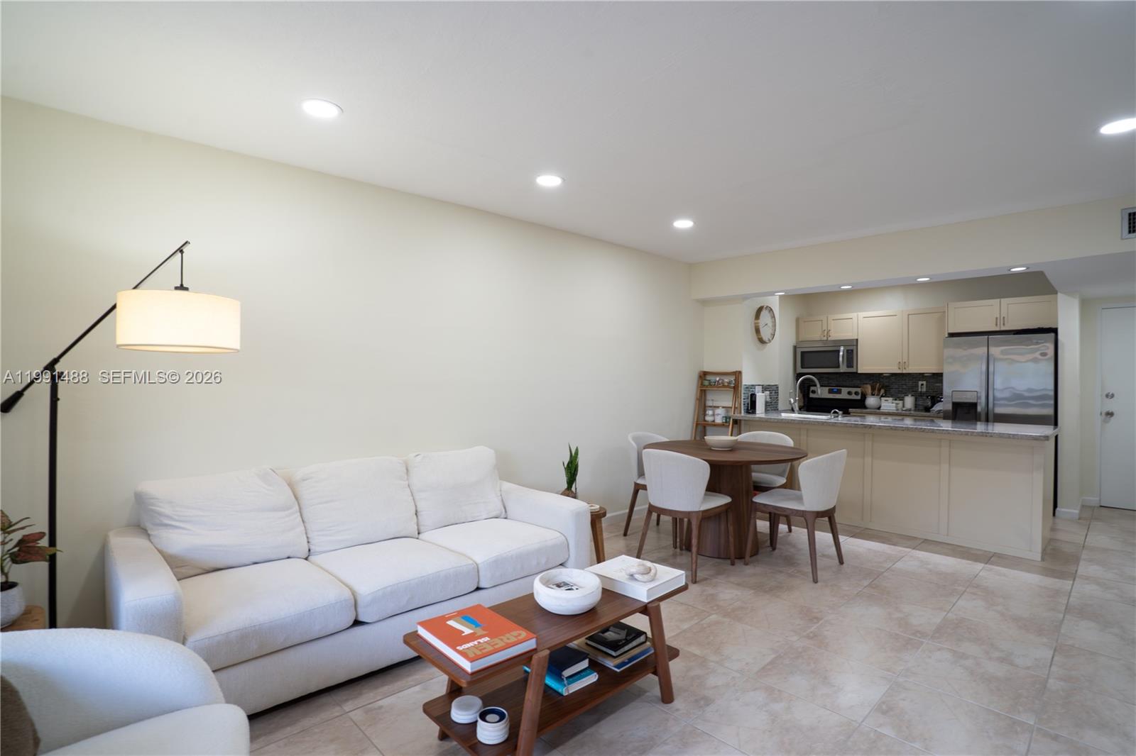 DADELAND CAPRI CONDO - Residential