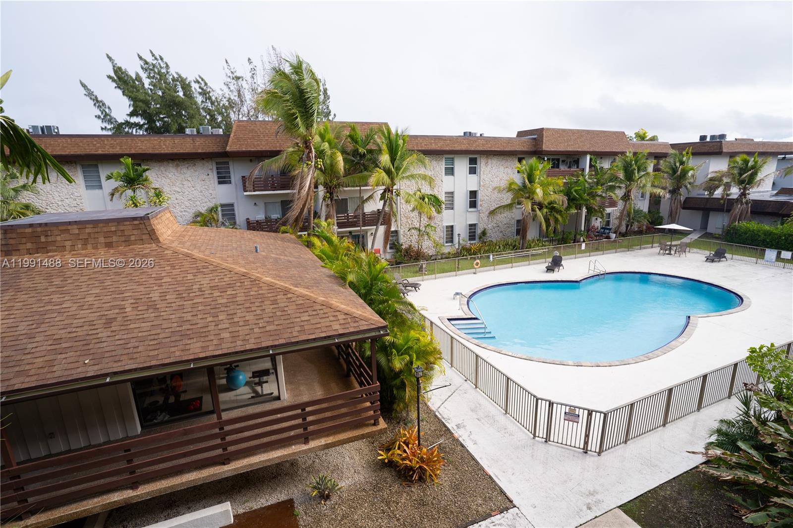 DADELAND CAPRI CONDO - Residential