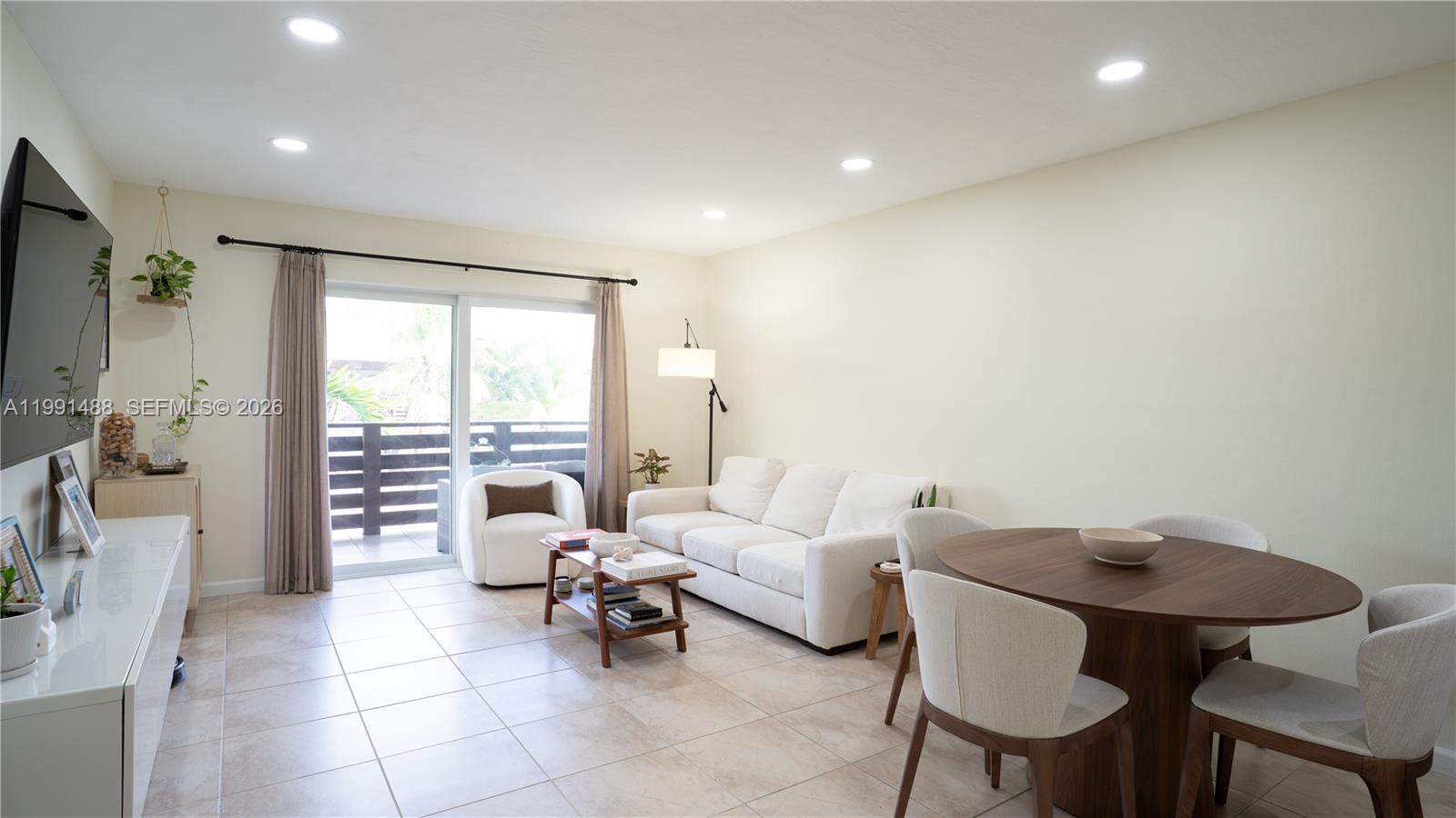 DADELAND CAPRI CONDO - Residential