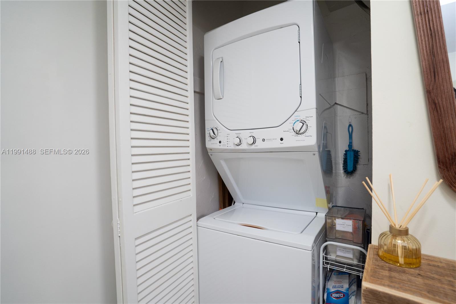 DADELAND CAPRI CONDO - Residential