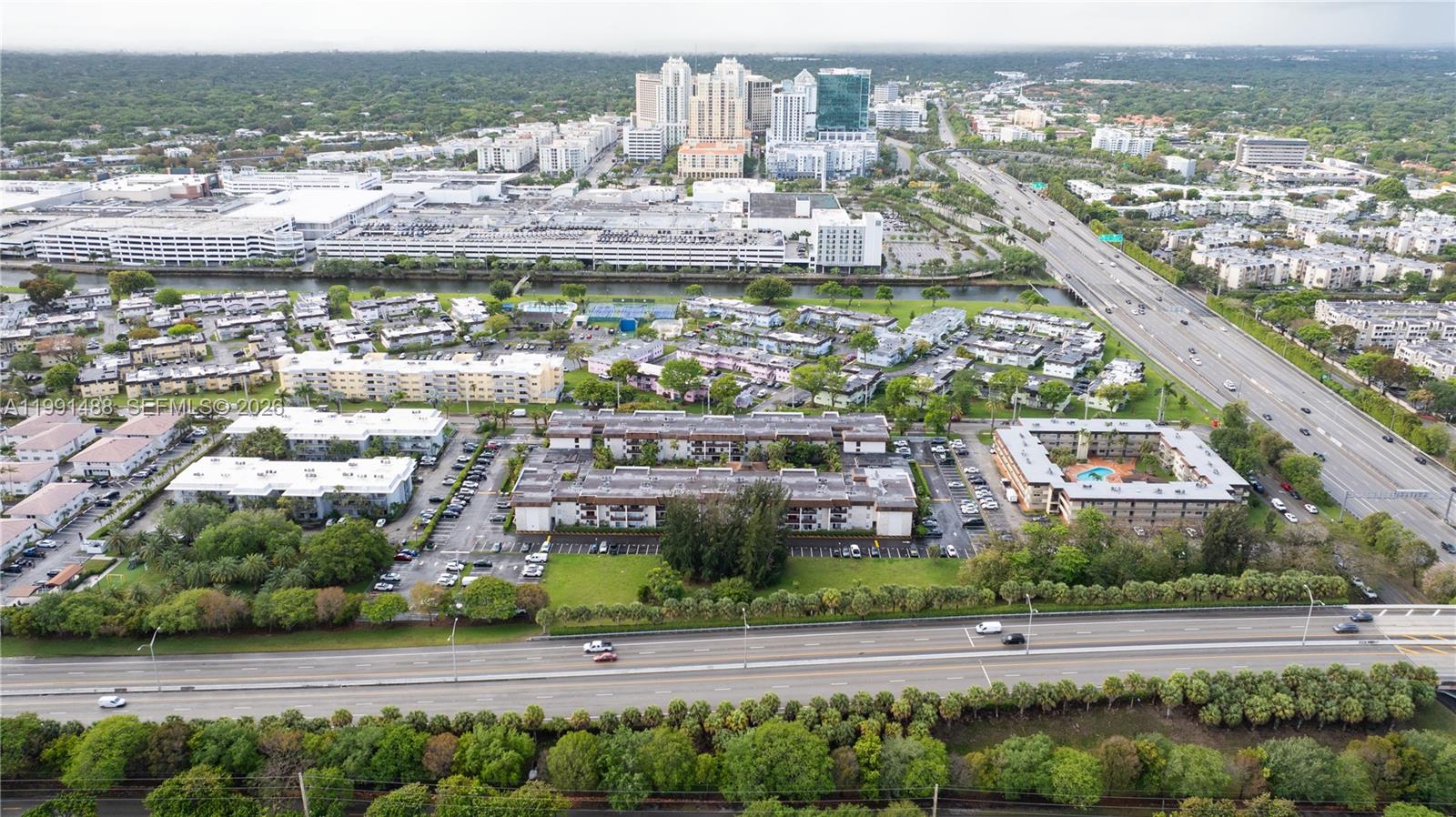 DADELAND CAPRI CONDO - Residential