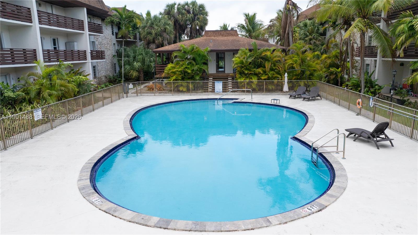 DADELAND CAPRI CONDO - Residential