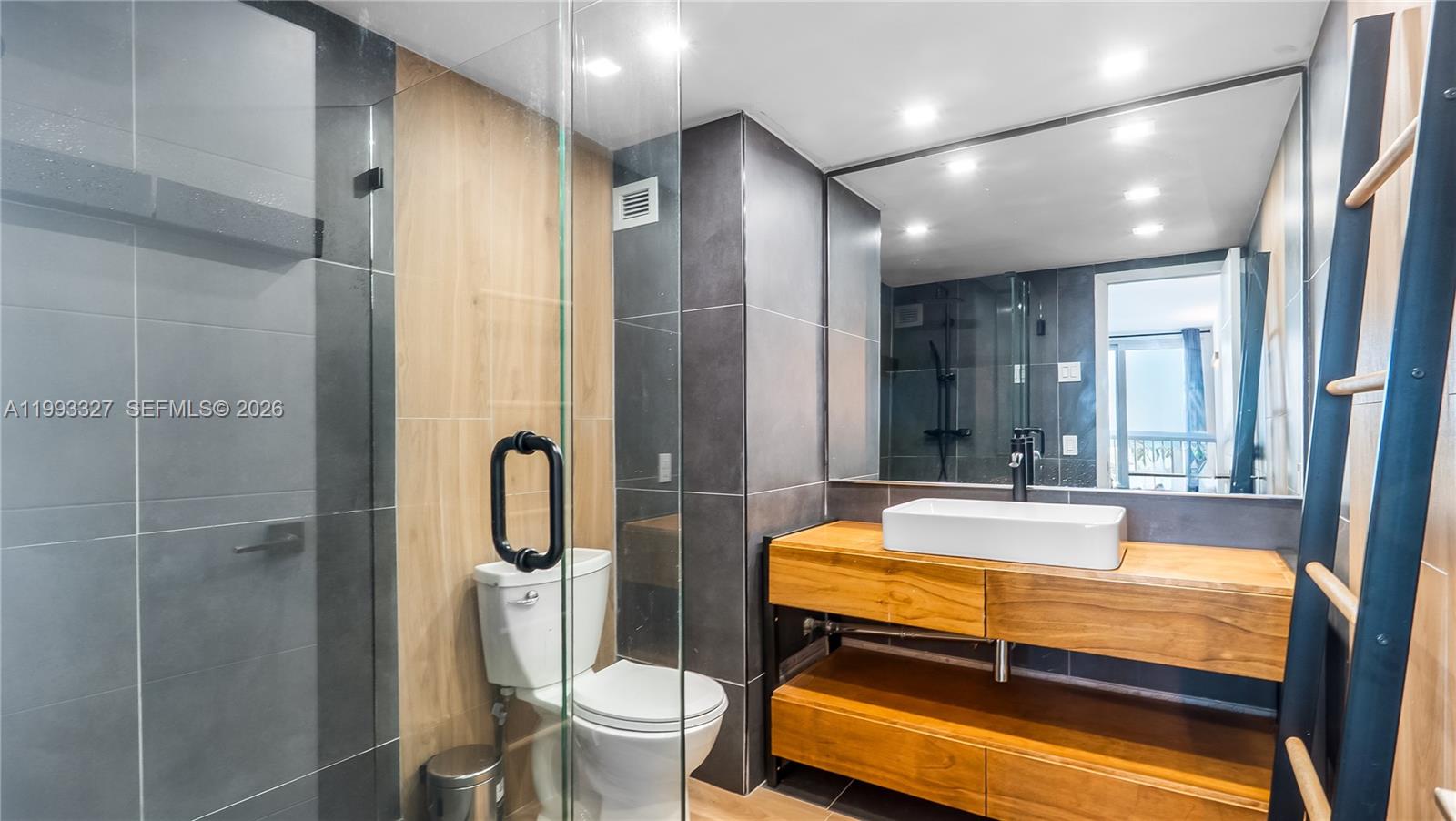 DORSEY ARMS CONDO - Residential