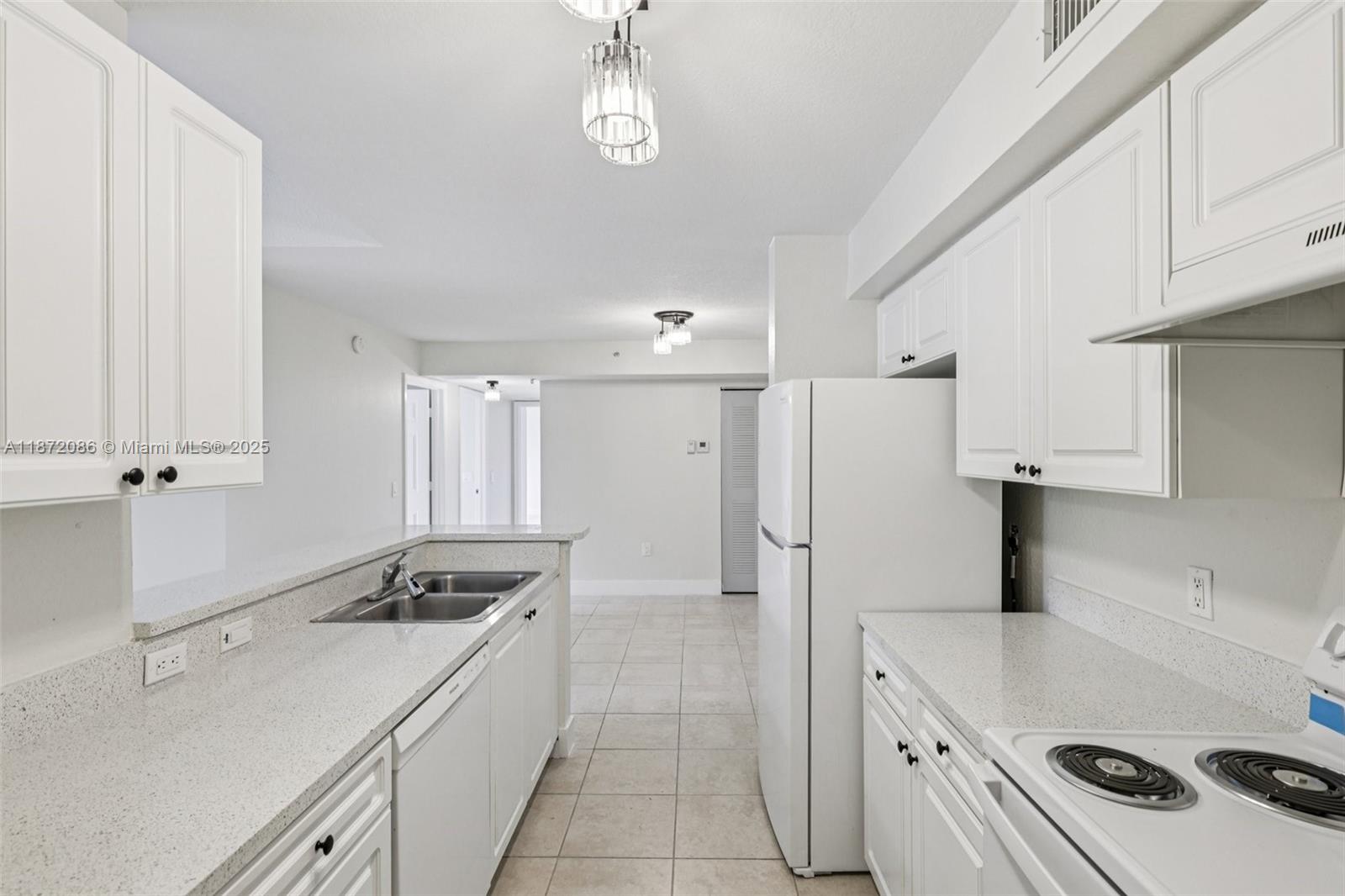 VISTA TRACE 3 CONDO - Residential