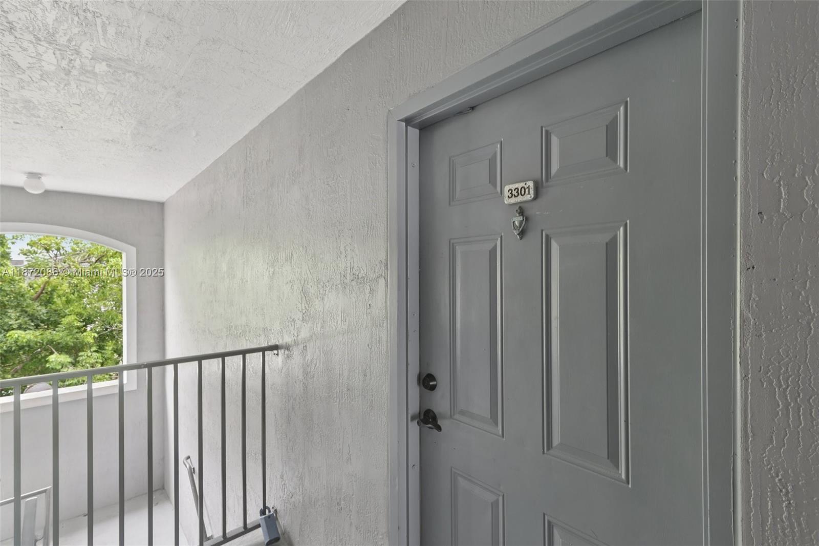 VISTA TRACE 3 CONDO - Residential