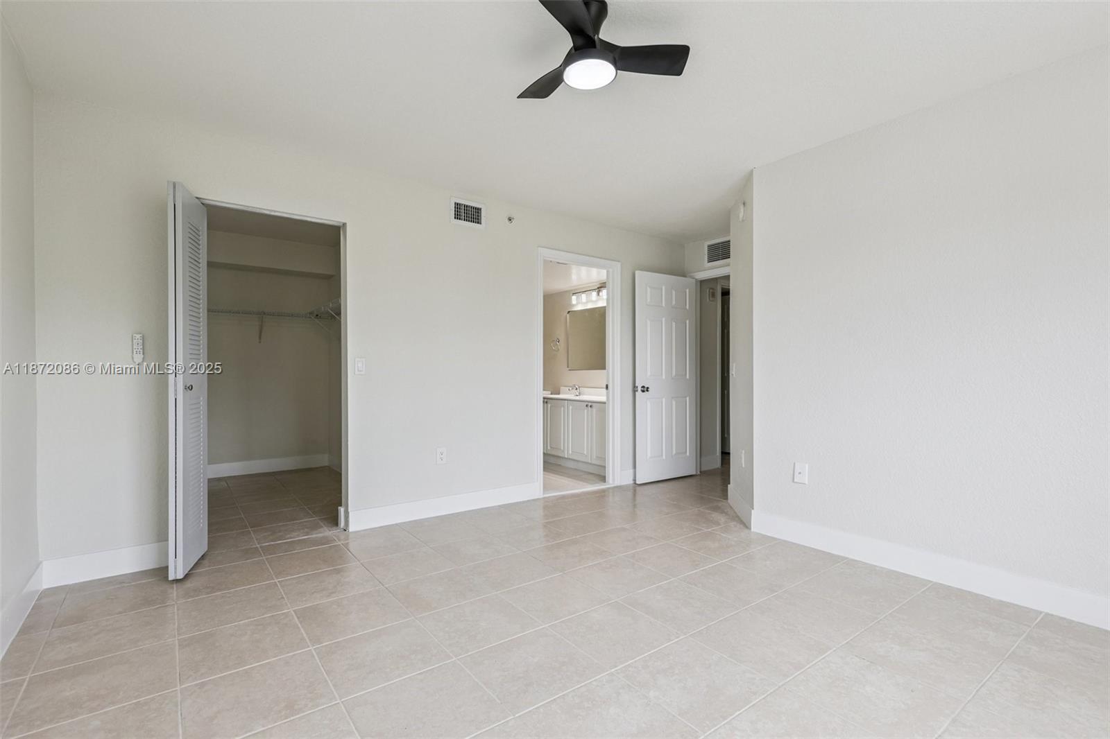 VISTA TRACE 3 CONDO - Residential