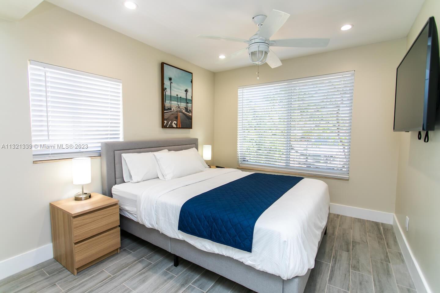 COUNTRY CLUB HOMES - Residential Lease