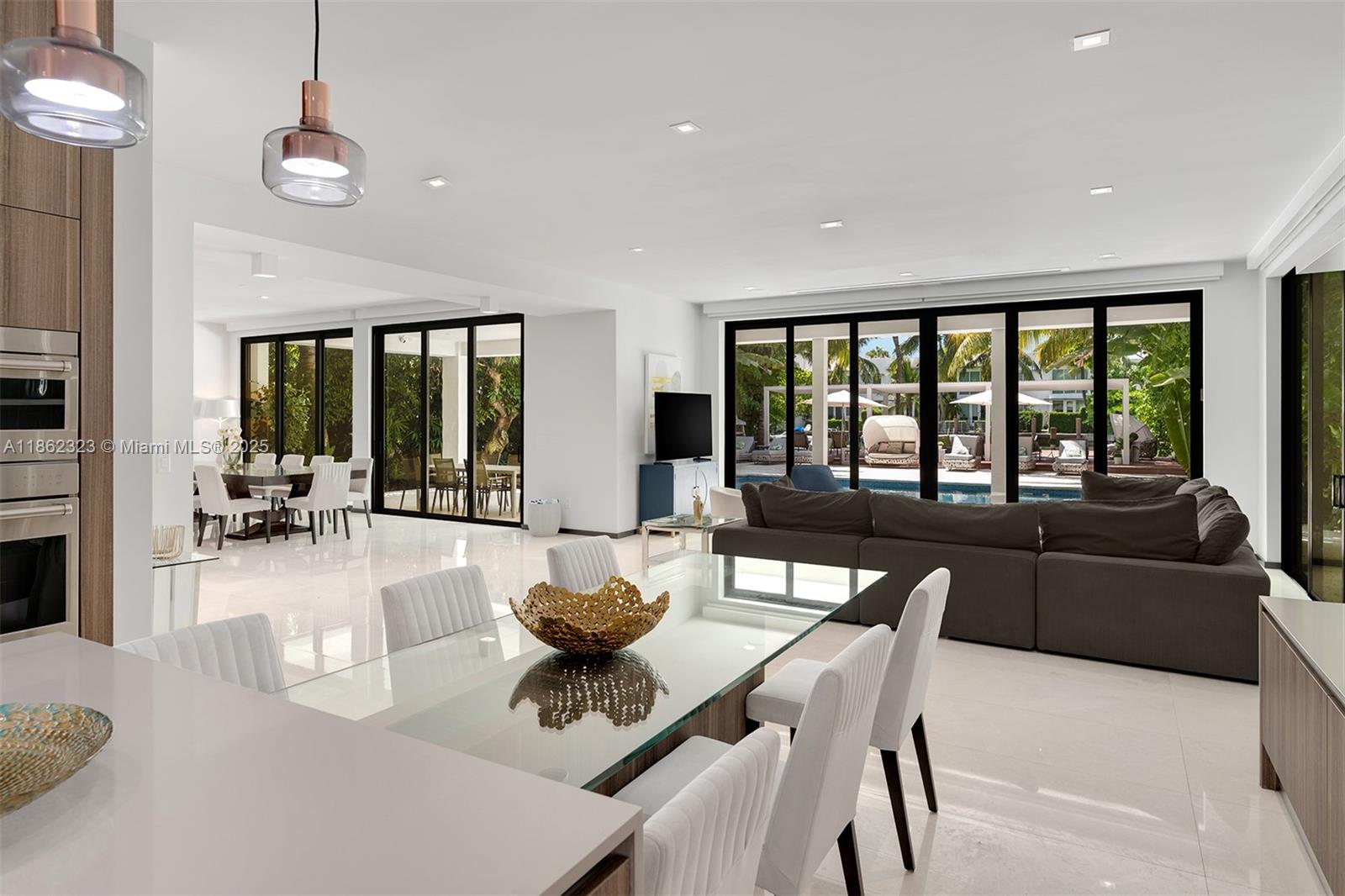 MID GOLF SUB 1ST ADDN - Residential Lease