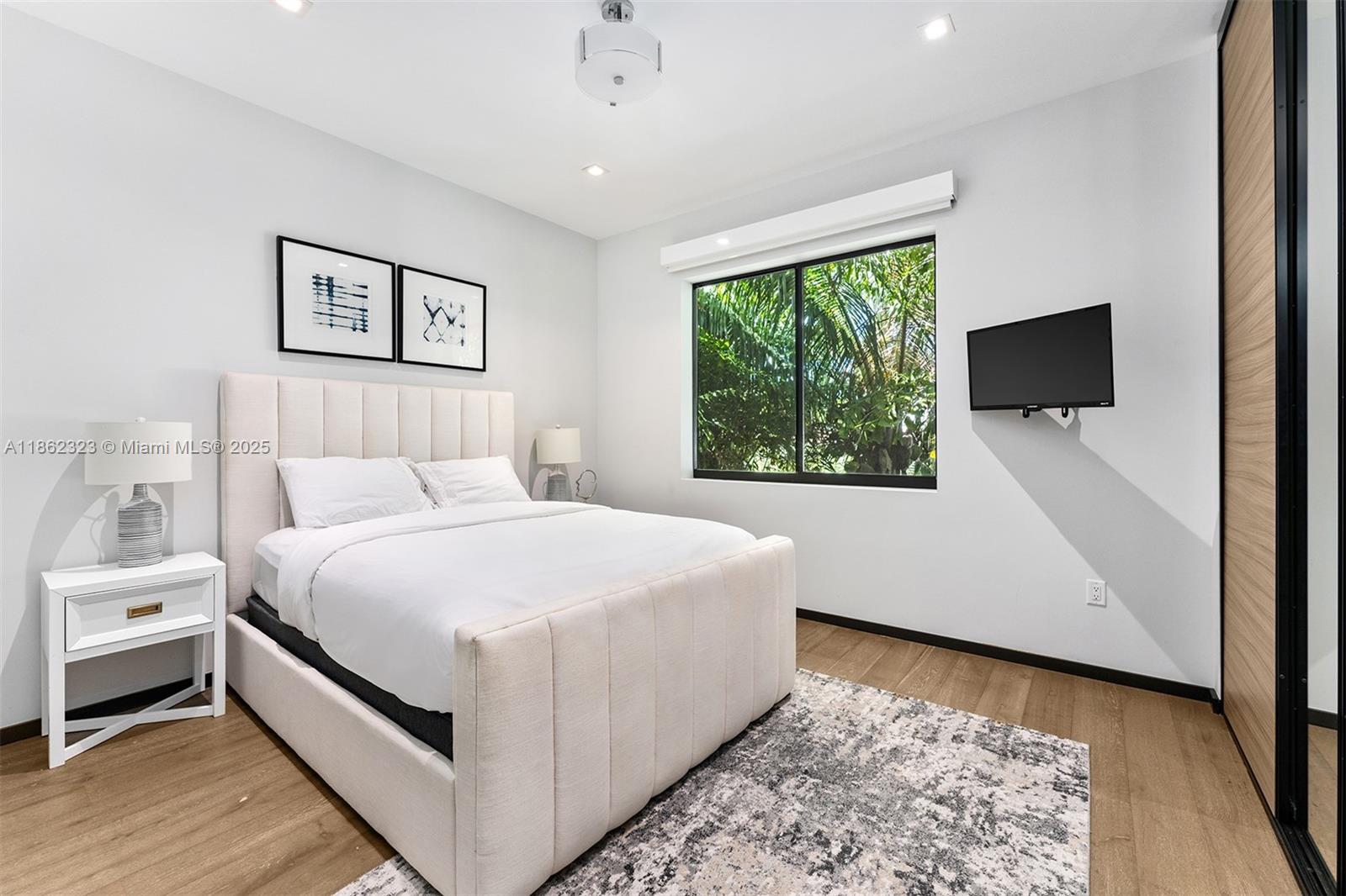 MID GOLF SUB 1ST ADDN - Residential Lease