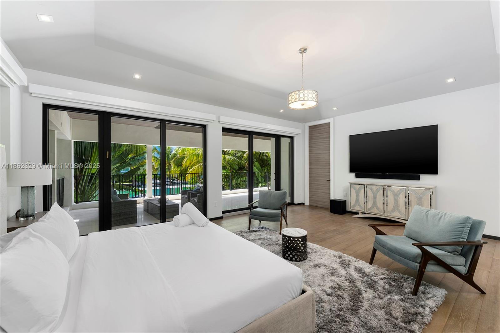 MID GOLF SUB 1ST ADDN - Residential Lease