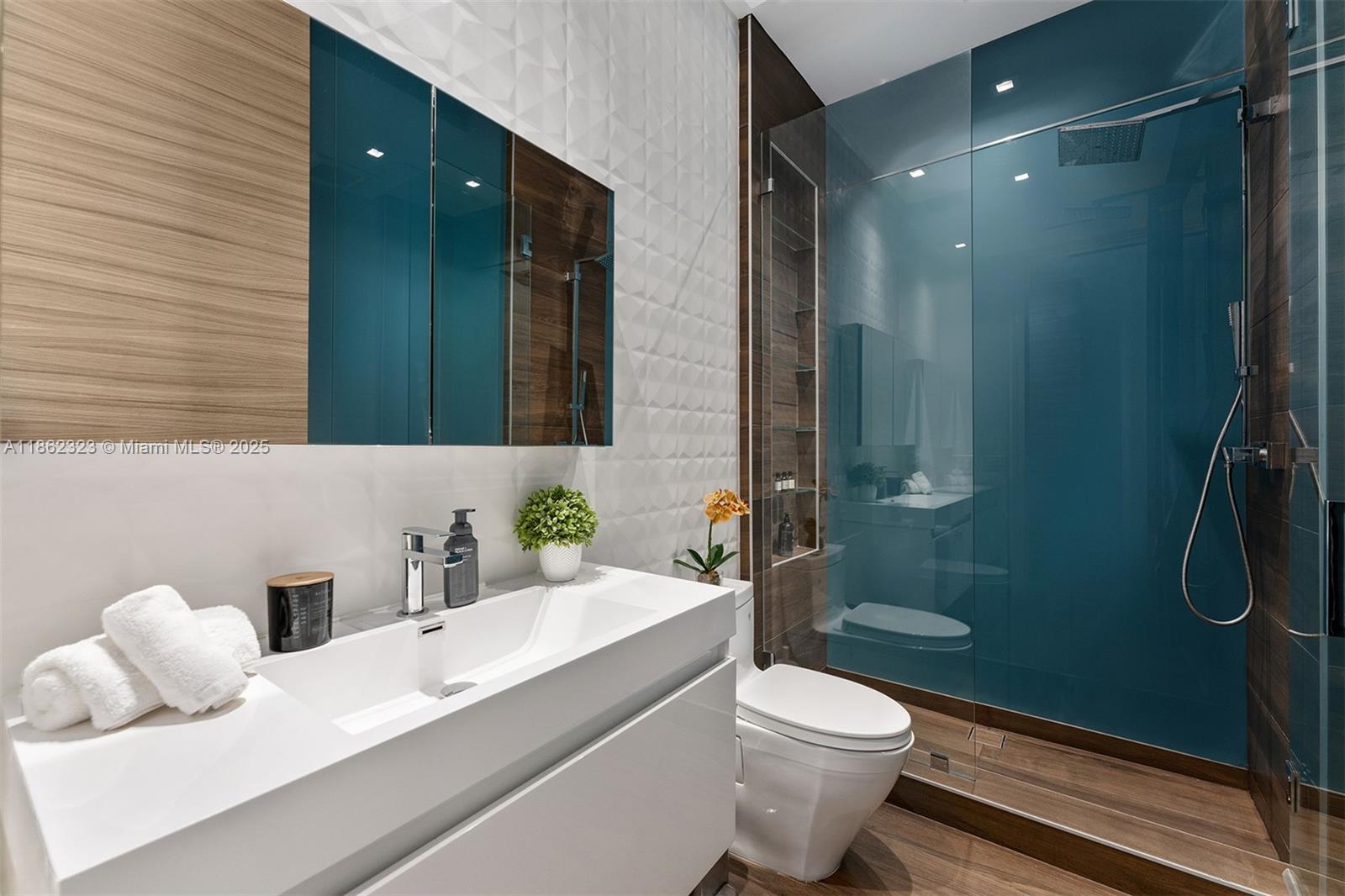 MID GOLF SUB 1ST ADDN - Residential Lease