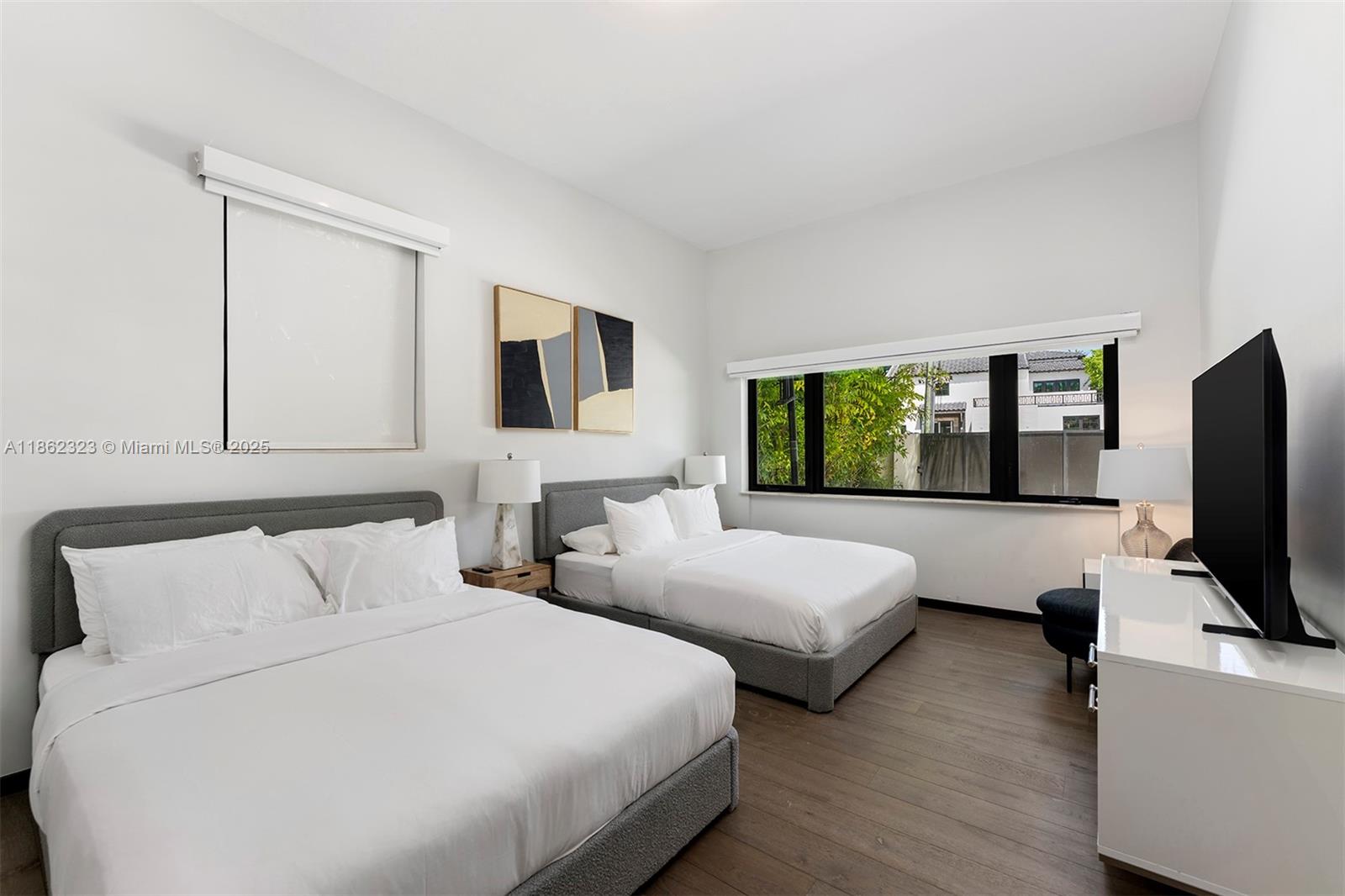 MID GOLF SUB 1ST ADDN - Residential Lease