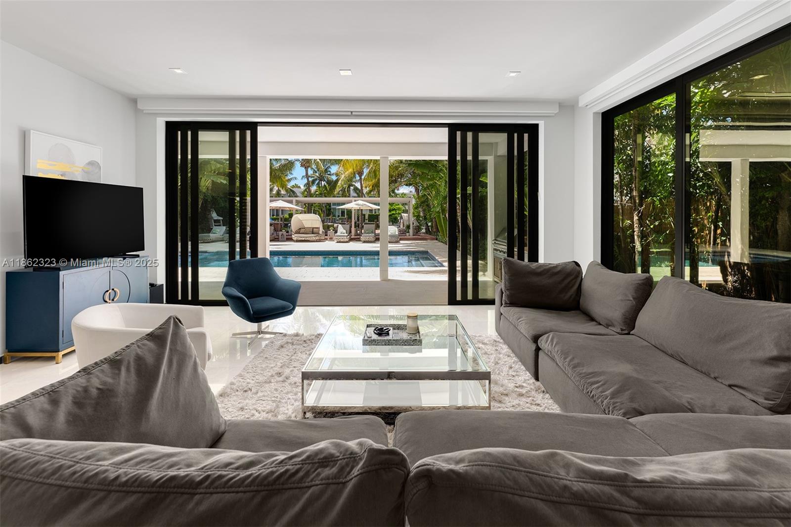 MID GOLF SUB 1ST ADDN - Residential Lease