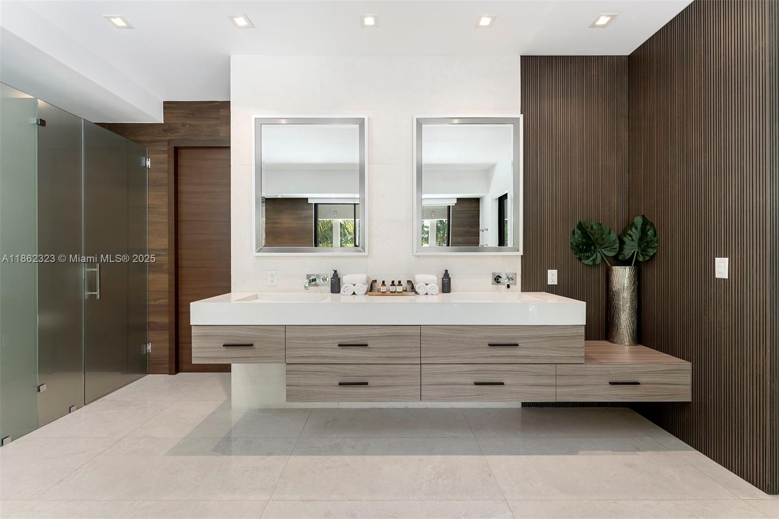 MID GOLF SUB 1ST ADDN - Residential Lease