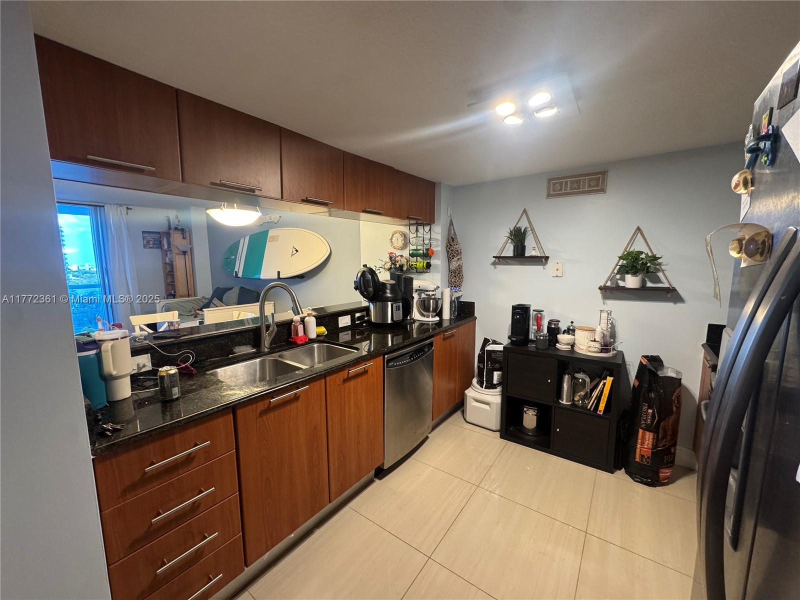 1800 N Bayshore Dr 1404