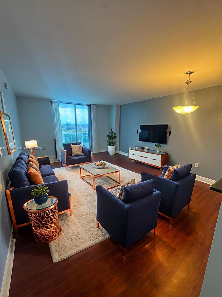 1800 N Bayshore Dr 1404