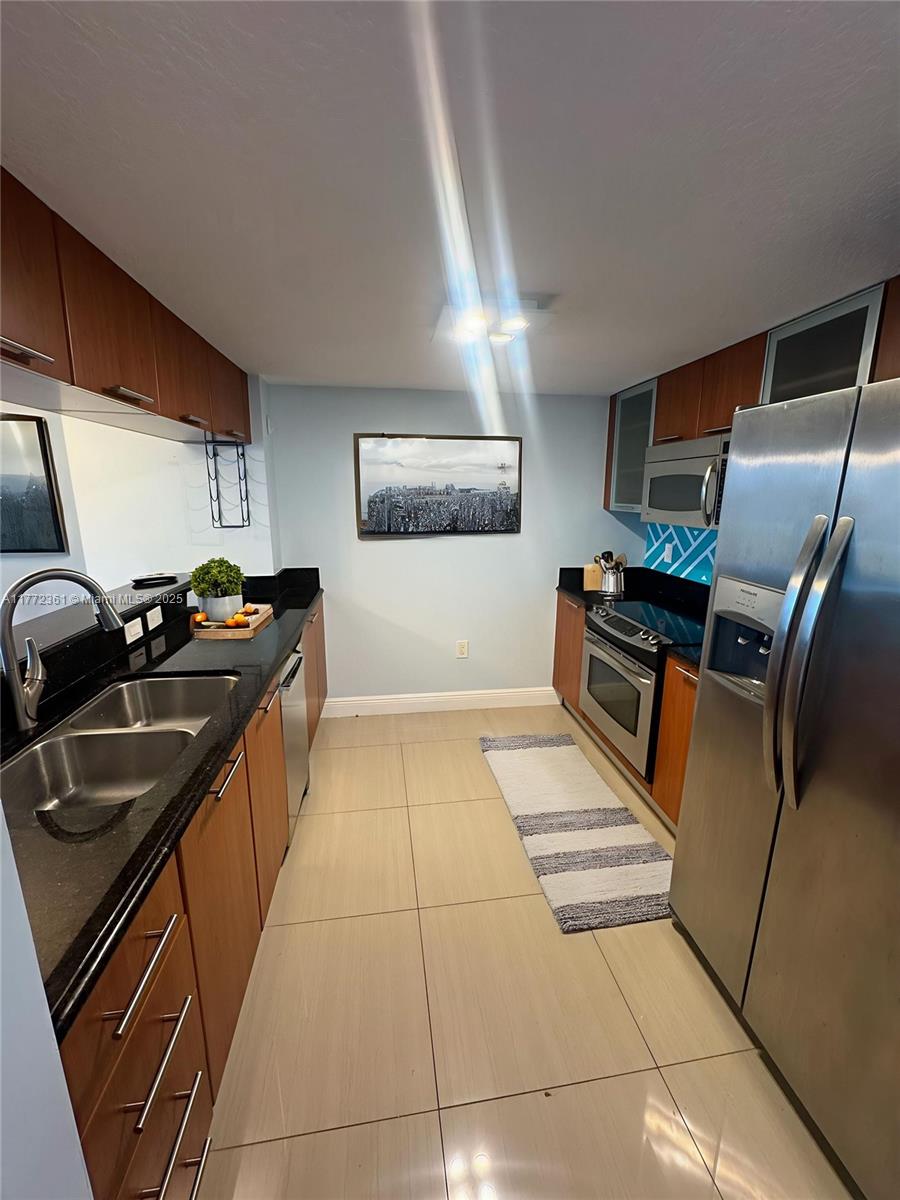 1800 N Bayshore Dr 1404