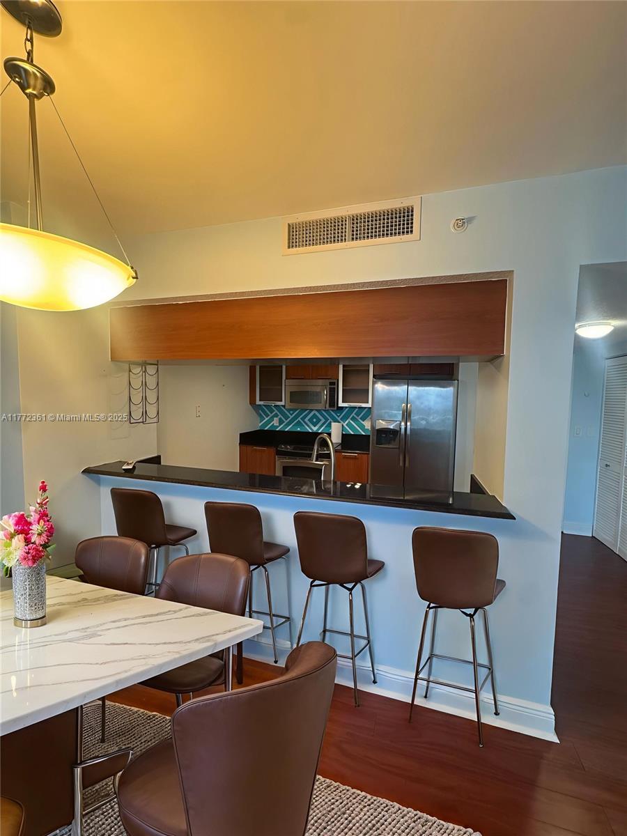 1800 N Bayshore Dr 1404