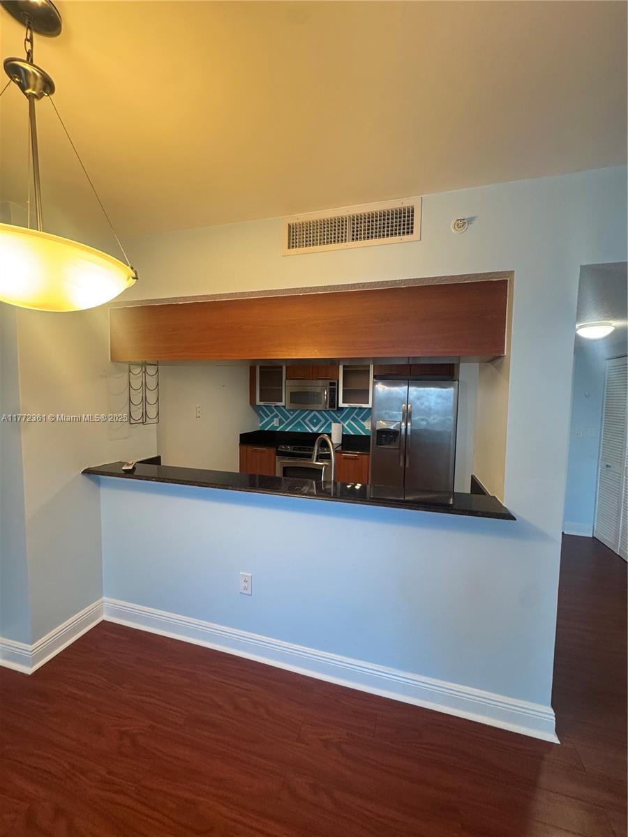 1800 N Bayshore Dr 1404