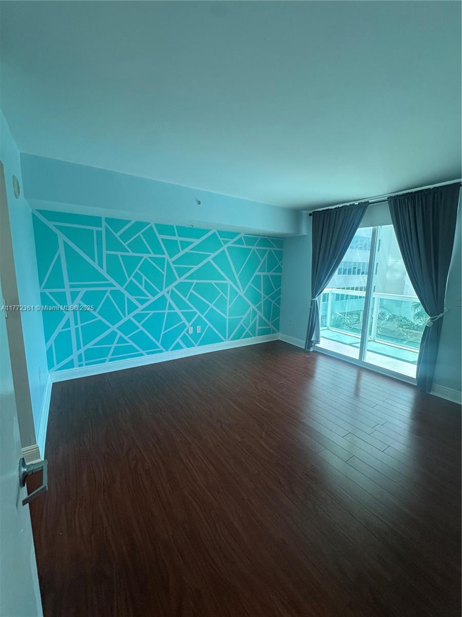 1800 N Bayshore Dr 1404