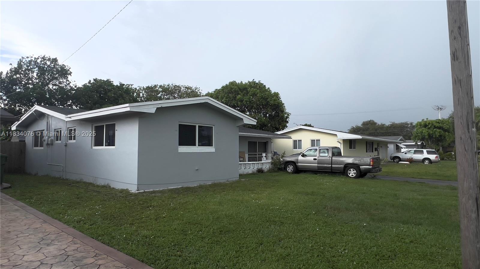 8860 NW 10th St