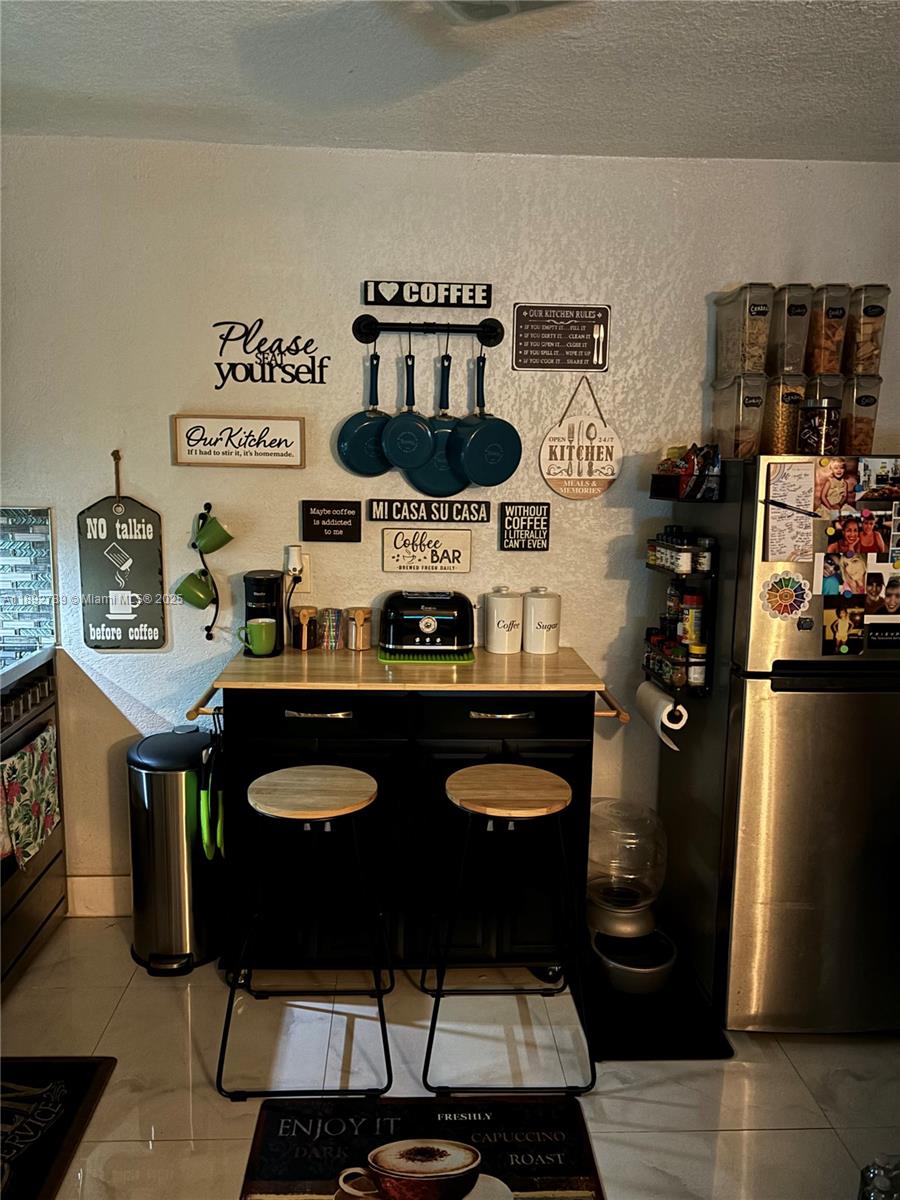 OAKLAND PARK SECOND ADD - Residential Lease