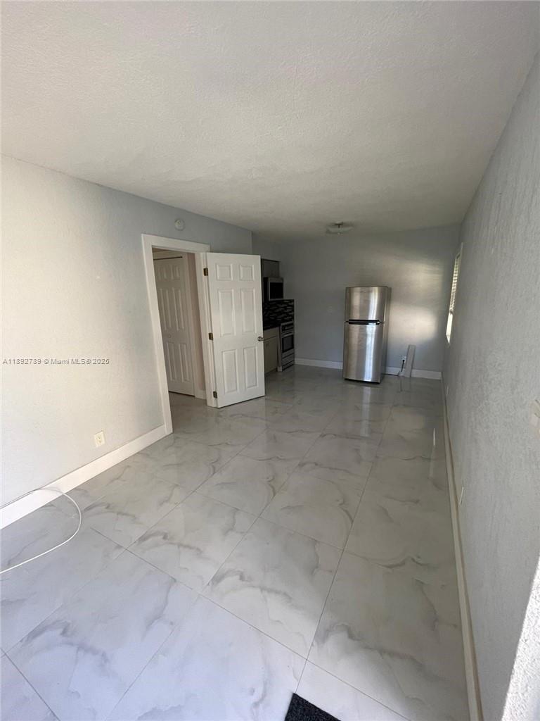 OAKLAND PARK SECOND ADD - Residential Lease