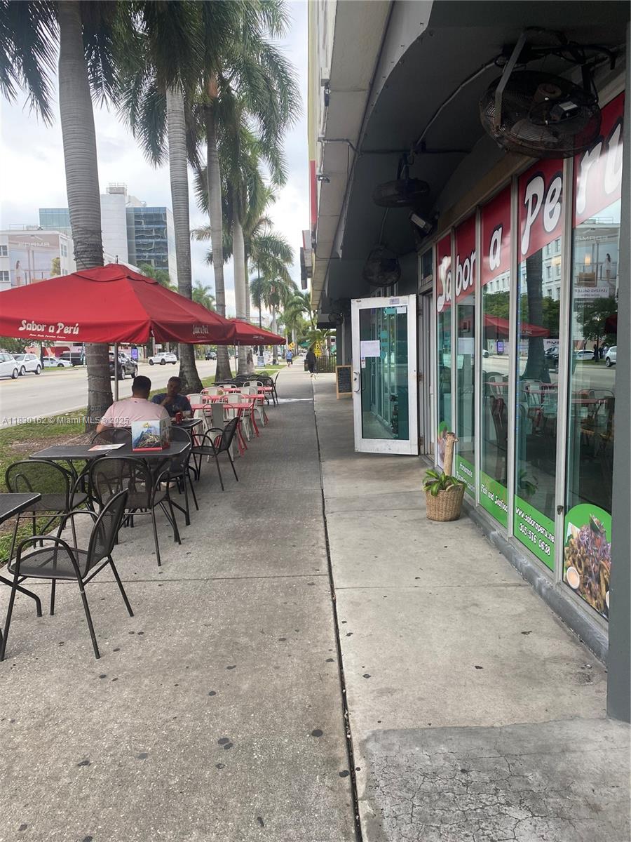 2923 Biscayne Blvd
