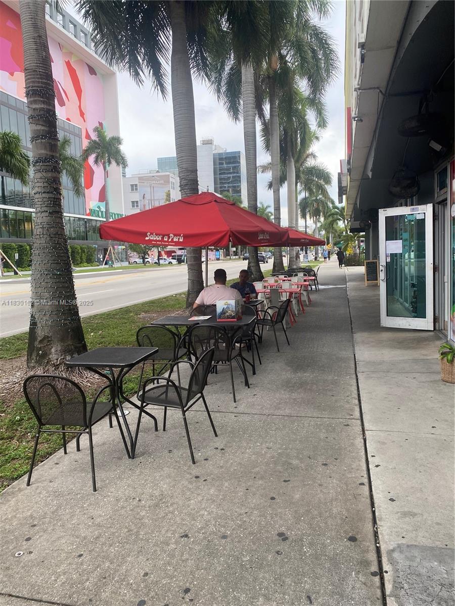 2923 Biscayne Blvd