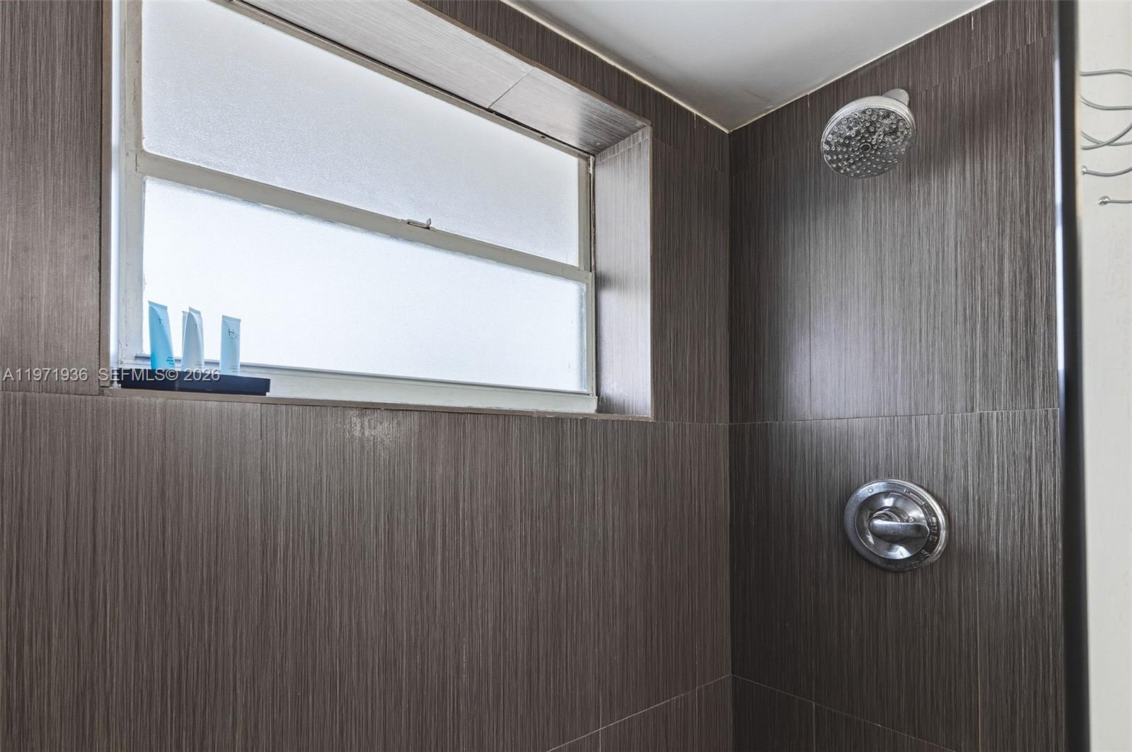 BAYSHORE YACHT & TENNIS C - Residential