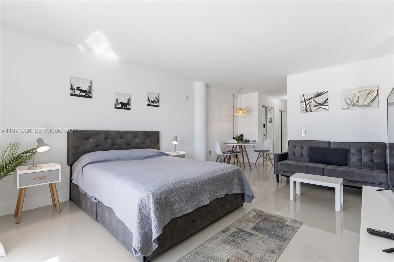 BAYSHORE YACHT & TENNIS C - Residential