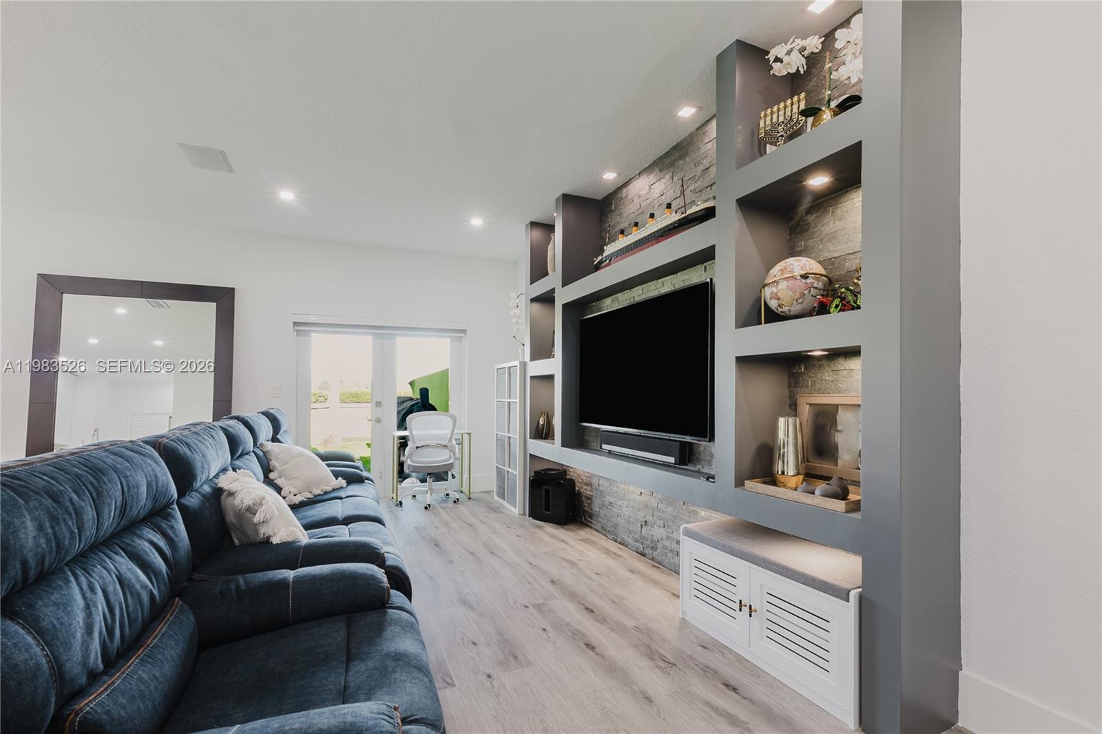 BELLAGIO AT VIZCAYA - Residential Lease