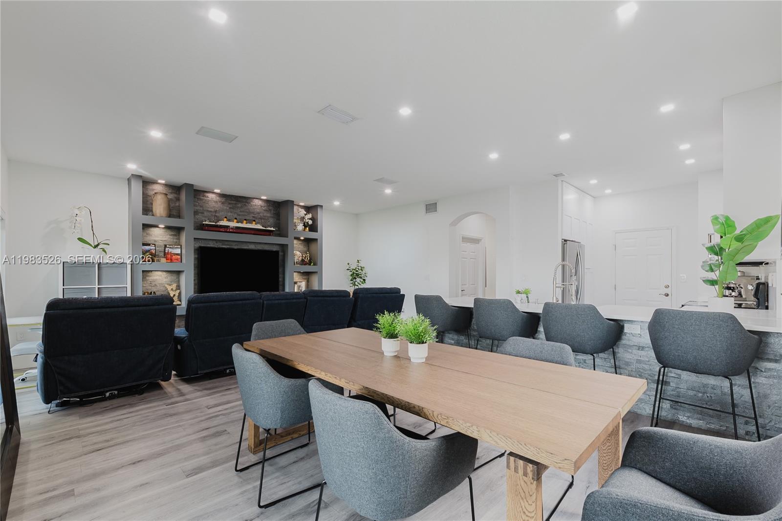 BELLAGIO AT VIZCAYA - Residential Lease