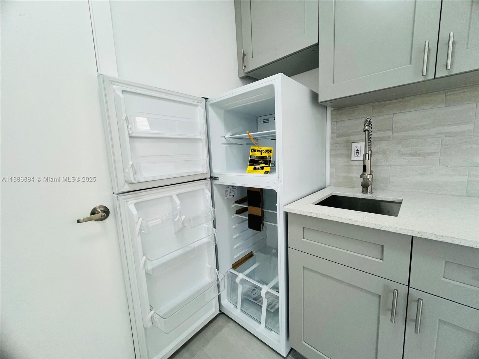 ALBERTA BISCAYNE 2ND REV - Residential Lease
