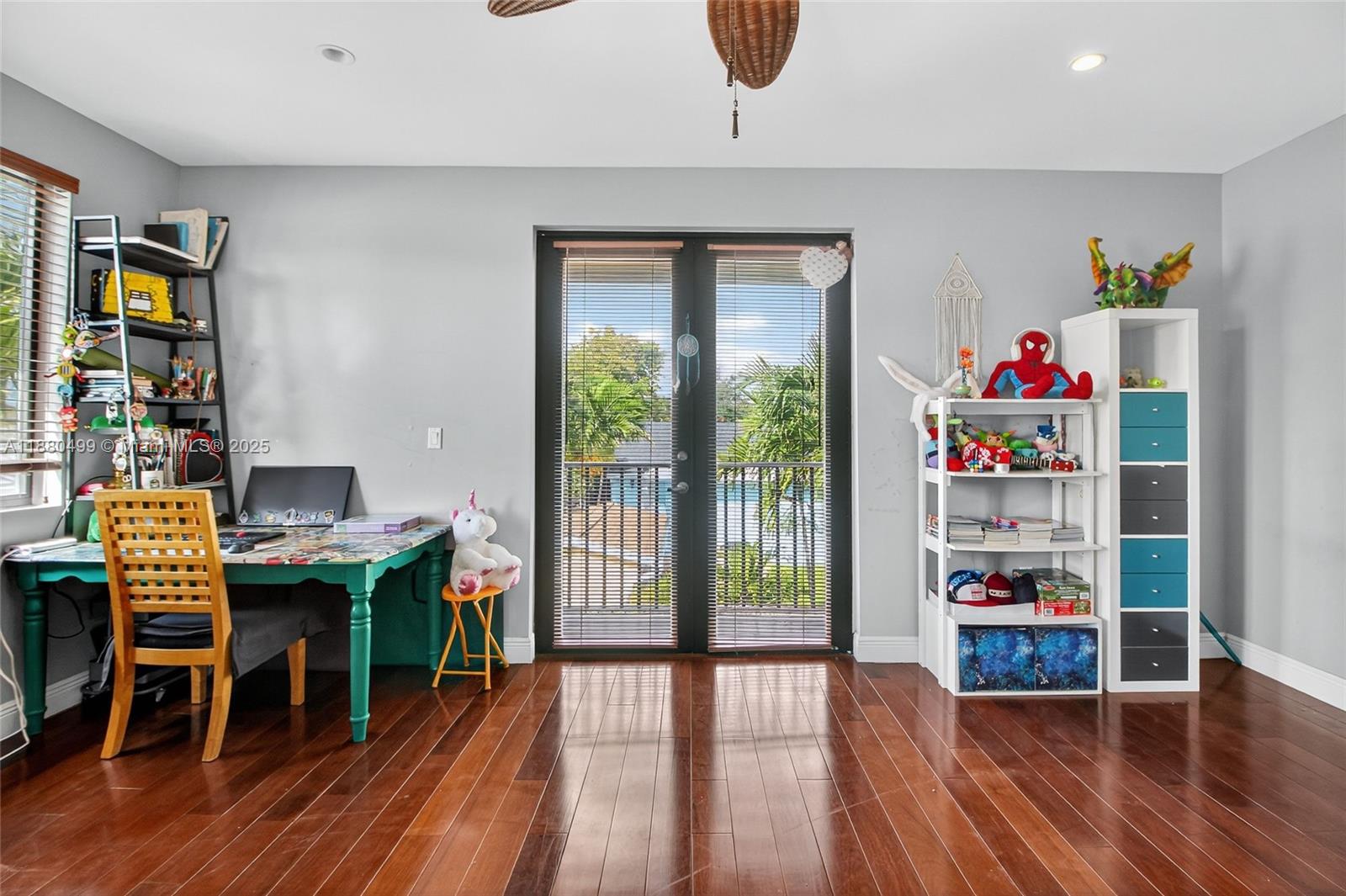 SOUTH BAY ESTATES - Residential