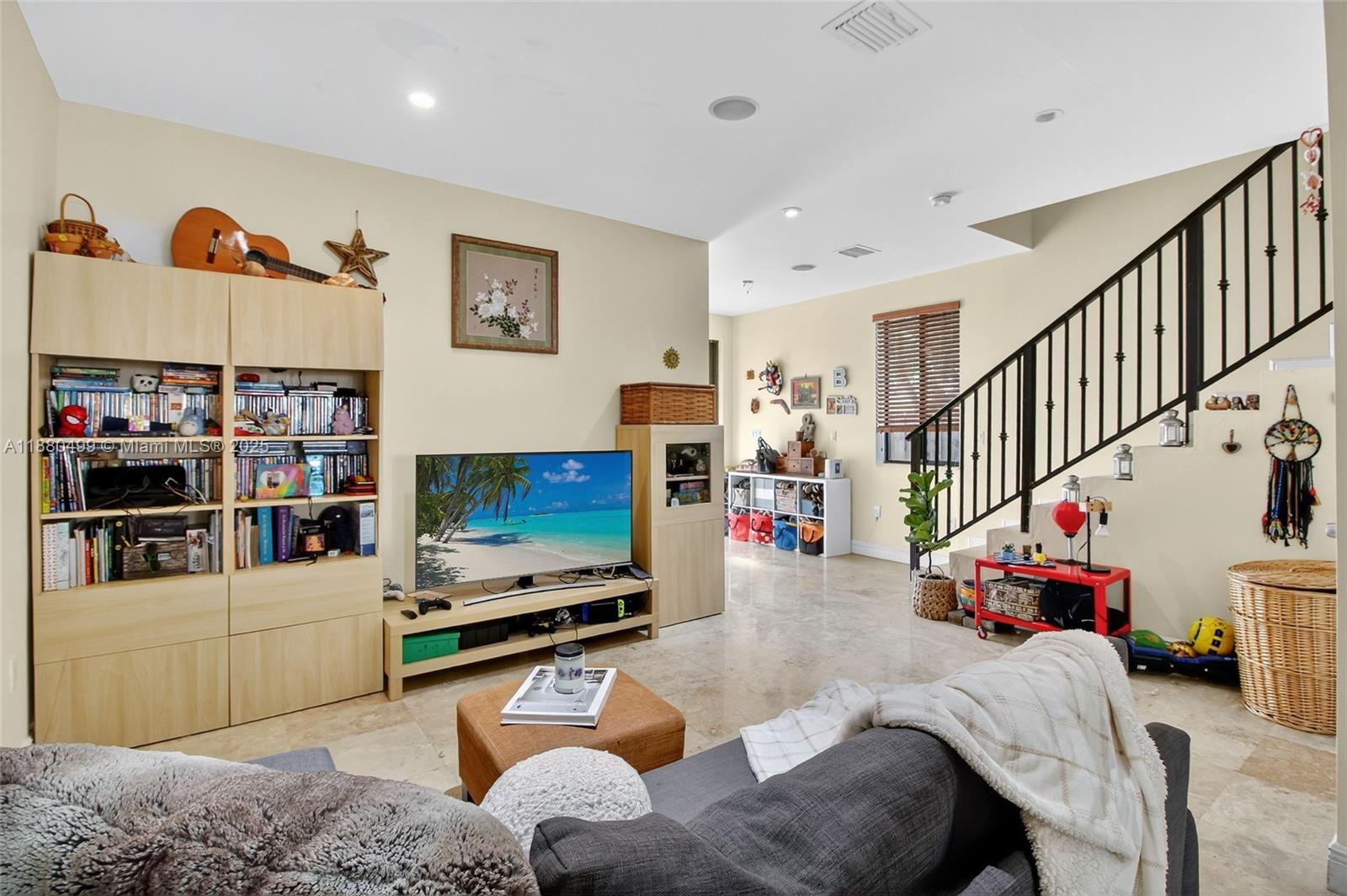 SOUTH BAY ESTATES - Residential