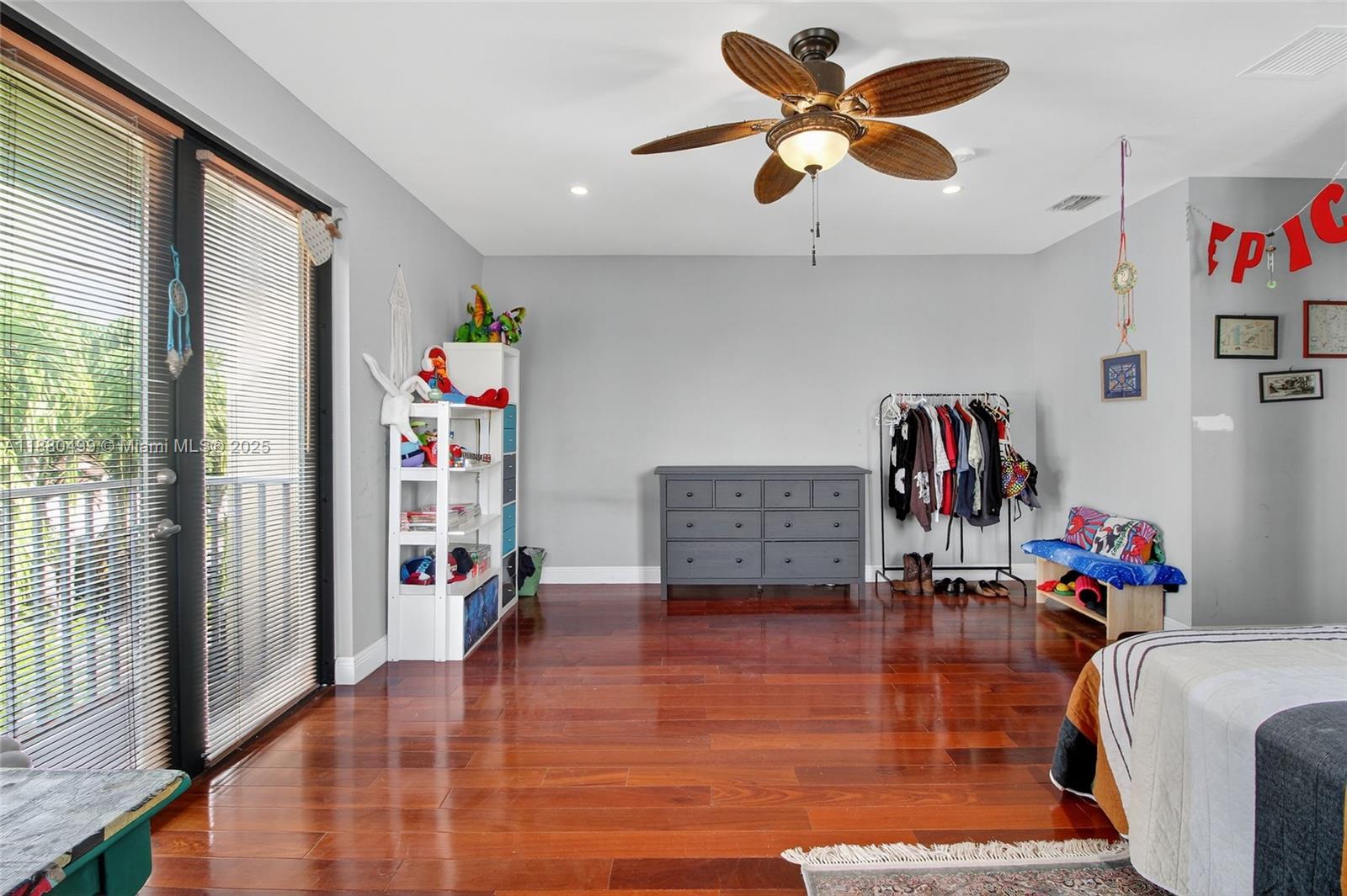 SOUTH BAY ESTATES - Residential